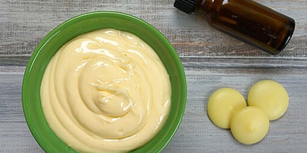 Isn't it gorgeous!?? Creating your own healthy anti-aging night cream (without all of the junk) is easier than you think. Check out our powerful ingredients and start DIYing!